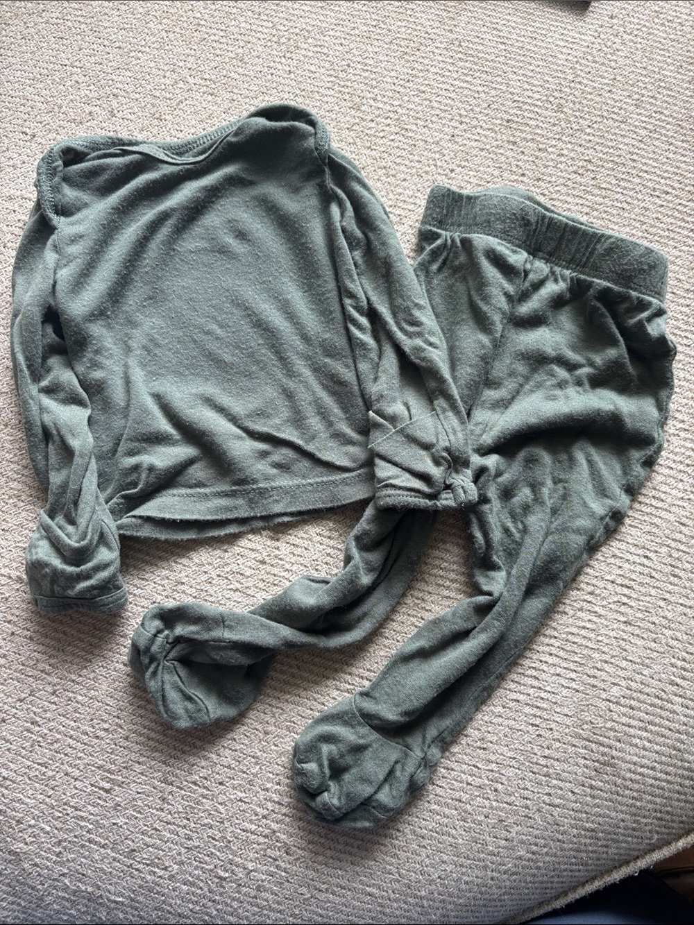 Solly Baby 0-3 month sleep set Olive Green